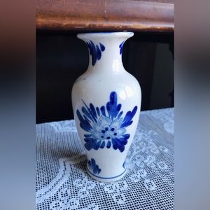 VINTAGE | Homemade Artesian Porcelain Vase made in Holland! 🌹